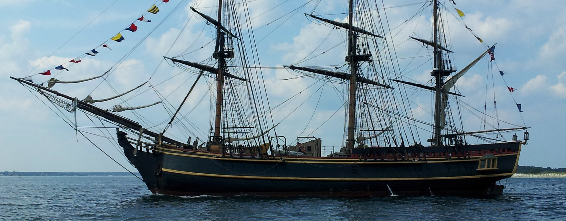 Sail boat Galleon War