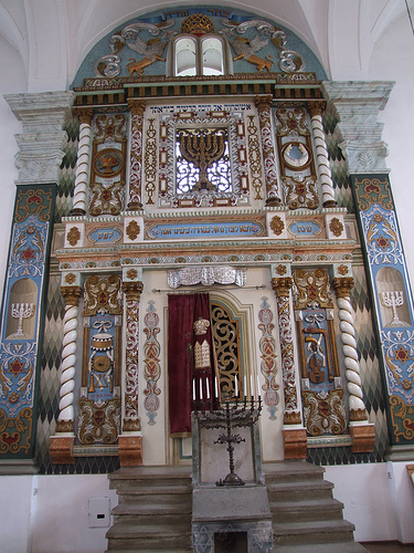 A spectacular Torah Ark