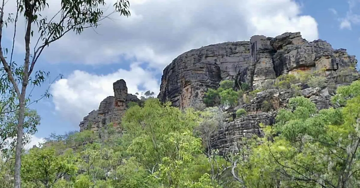The exterior rock cliffs of Madjedbebe shelter.